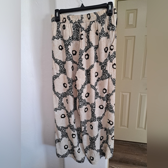 H&M Black and Cream Wide Leg Pants Size 6 - Picture 3 of 6